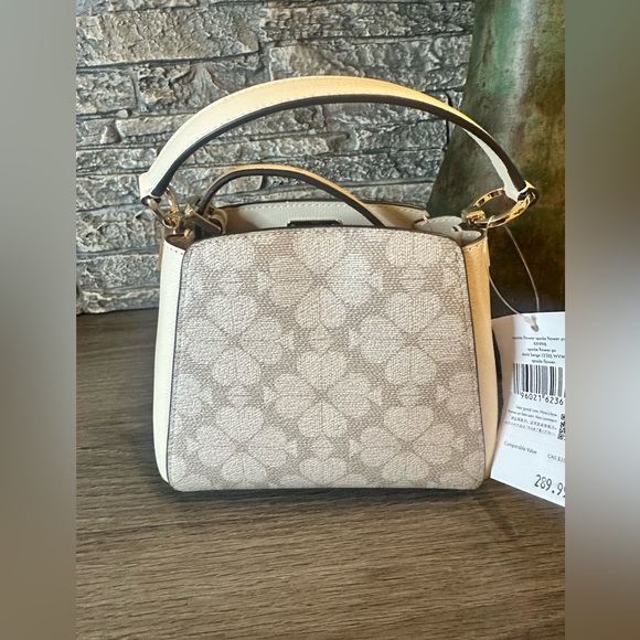 Kate Spade Cream Mini Bag NWT. Adorable 
Bag to carry for a night out!! - Picture 3 of 8